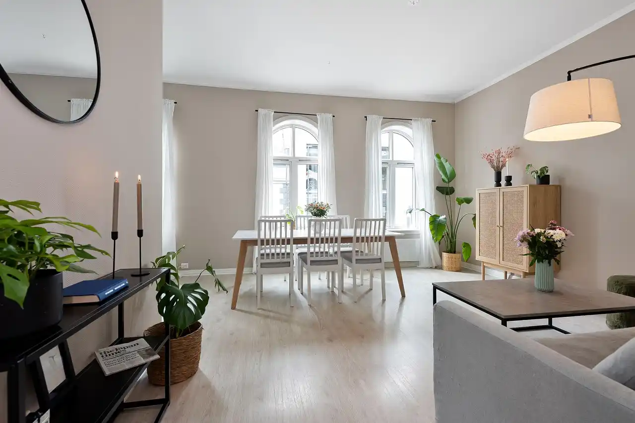 Home Window Tinting: Benefits & Guide